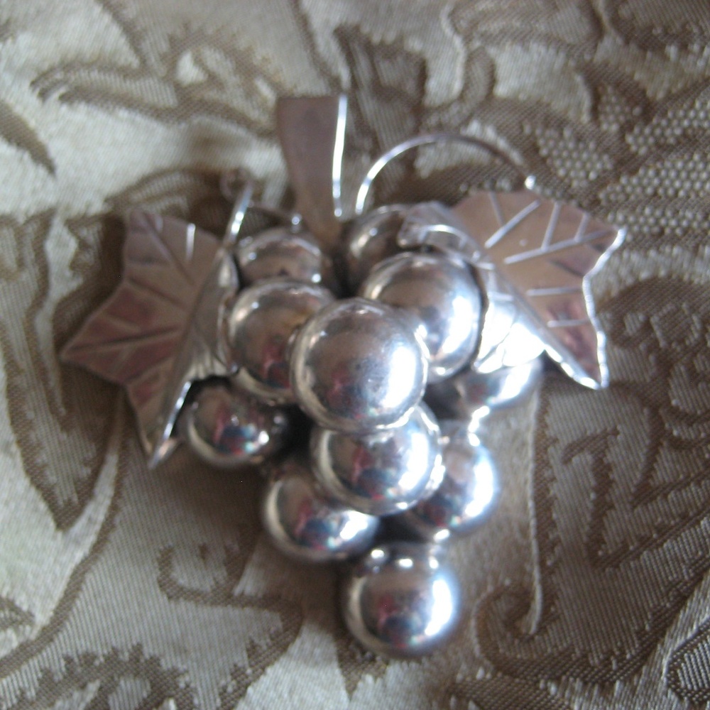 Sterling silver Grape set Earring Bracelet Pendant - Picture 5 of 8